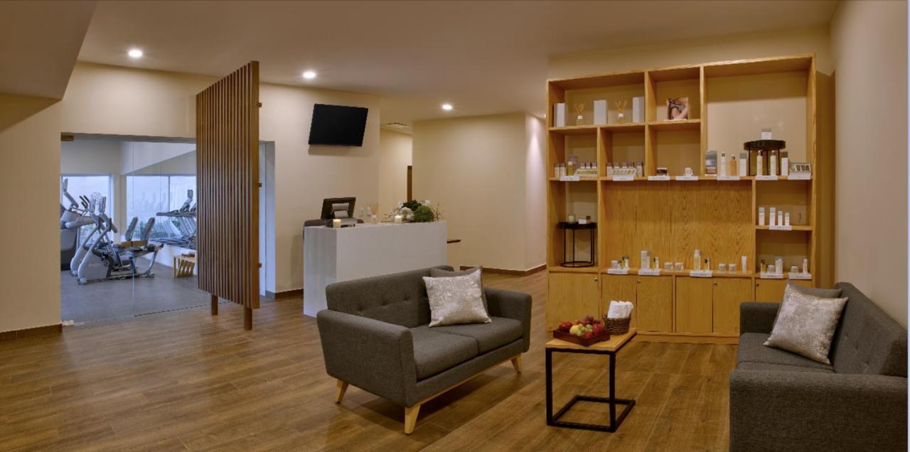 Galeria Plaza Irapuato Hotel Екстериор снимка