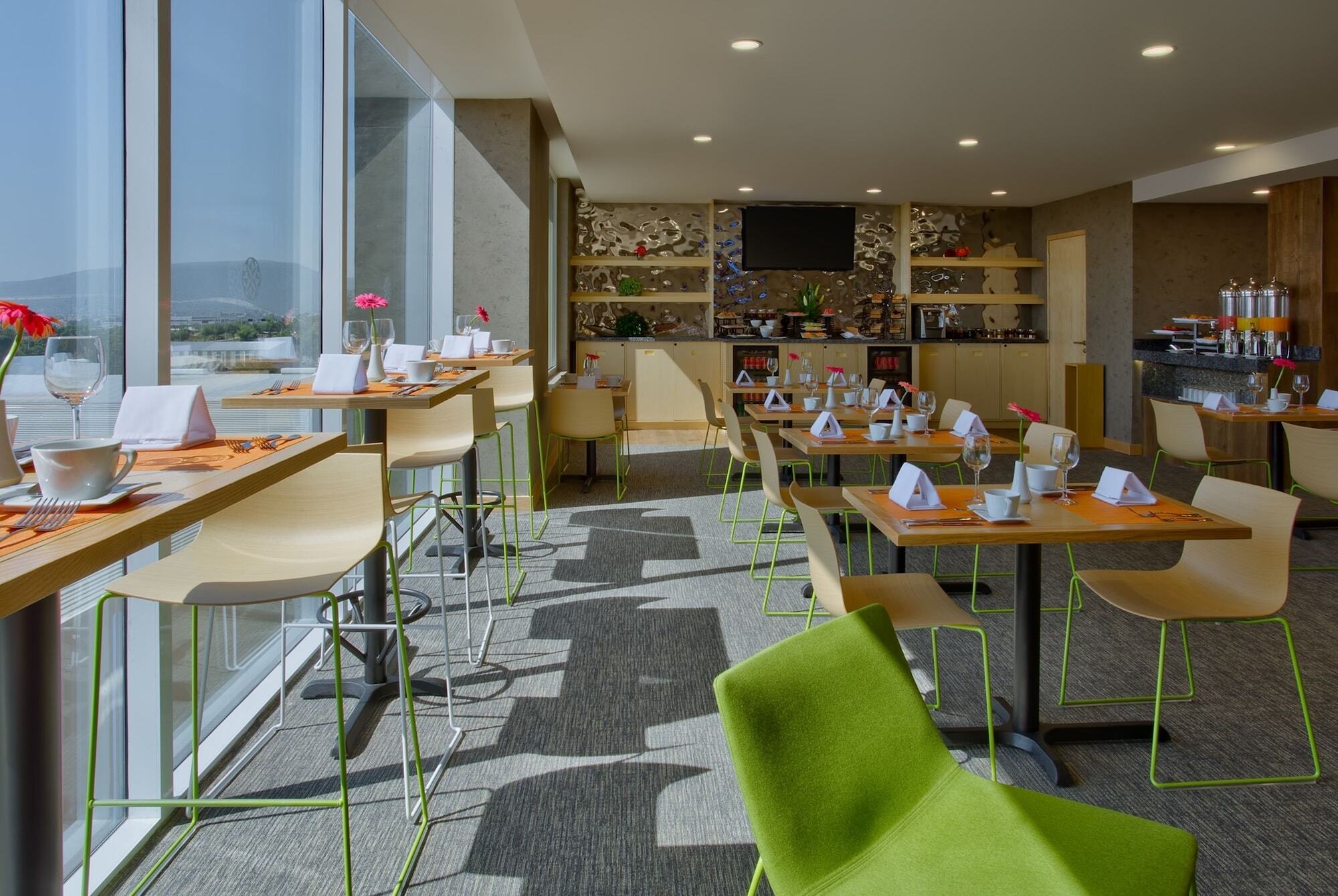 Galeria Plaza Irapuato Hotel Екстериор снимка