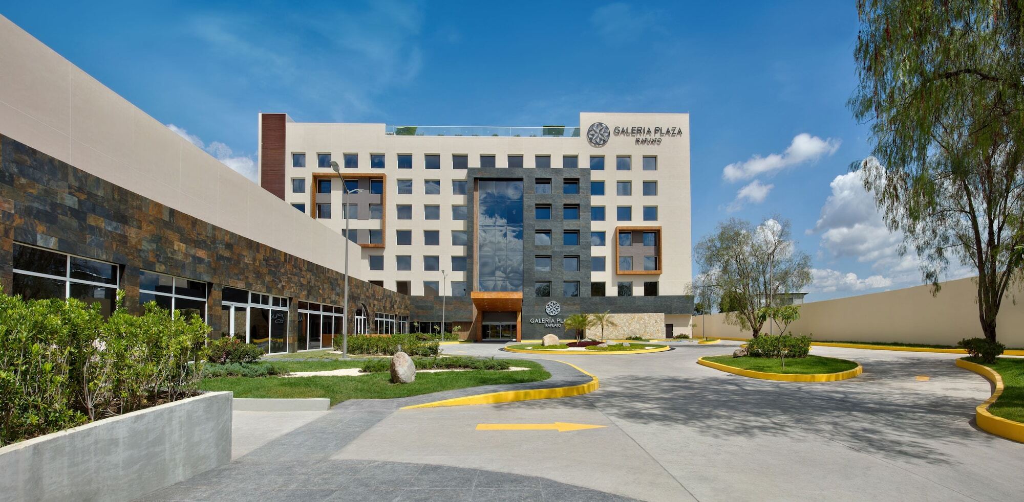 Galeria Plaza Irapuato Hotel Екстериор снимка