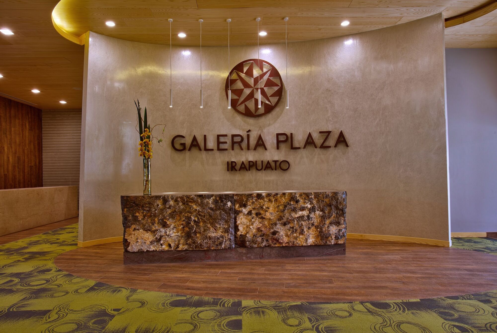 Galeria Plaza Irapuato Hotel Екстериор снимка