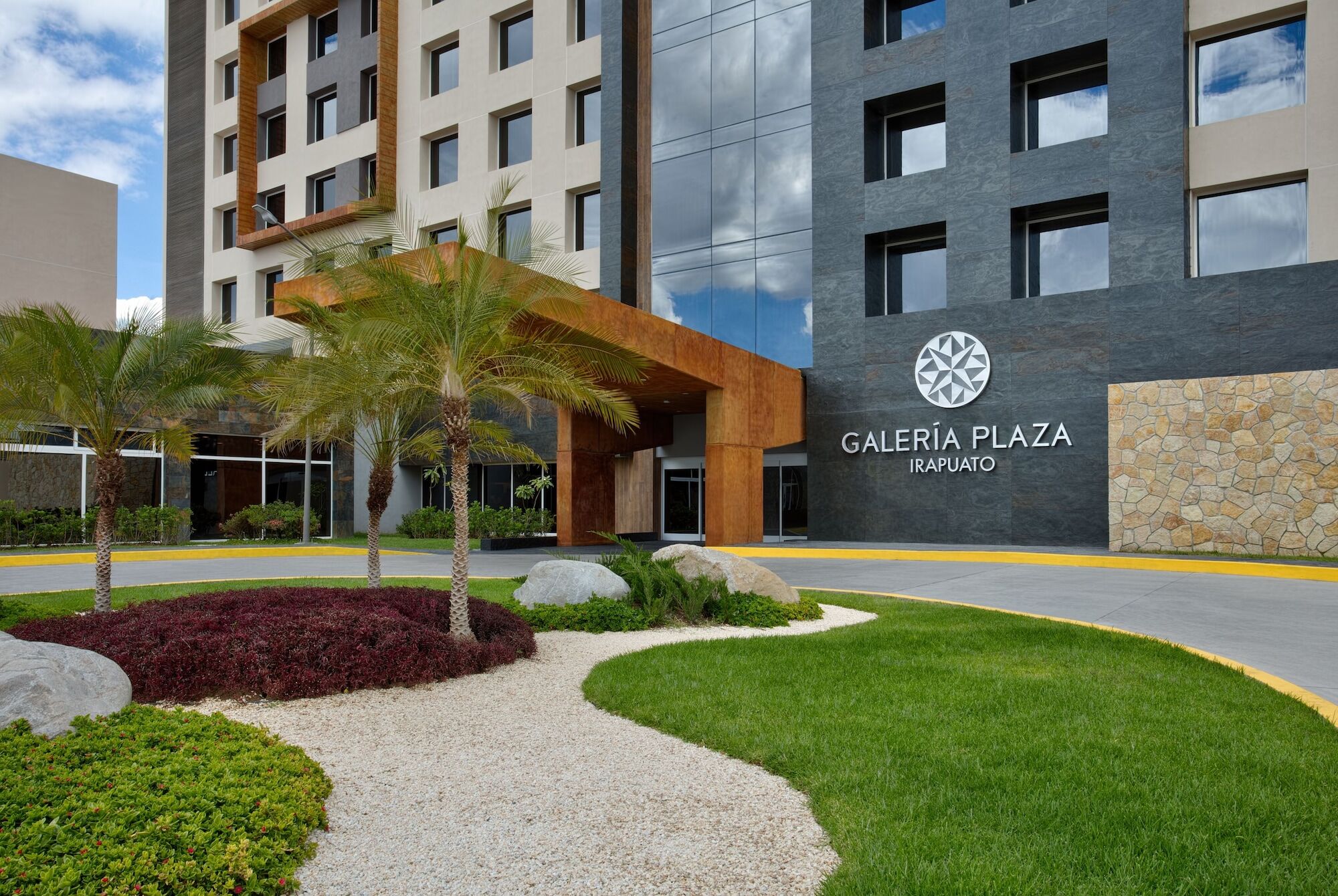 Galeria Plaza Irapuato Hotel Екстериор снимка